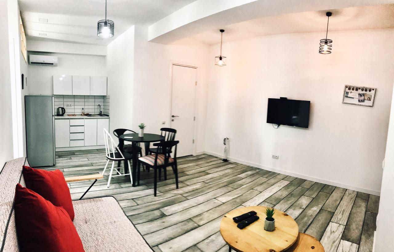 City Center Apartments By Happy Place Тбілісі Екстер'єр фото